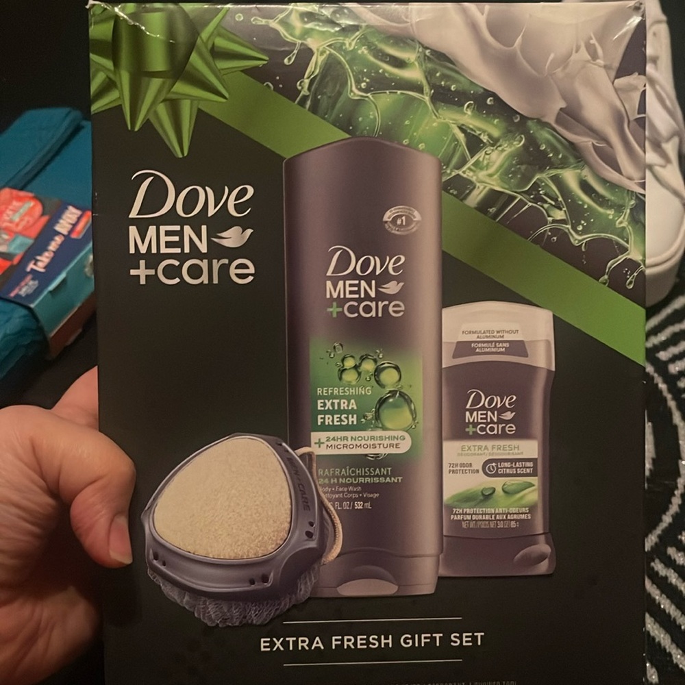 Dove Men+Care Extra Fresh Gift Set